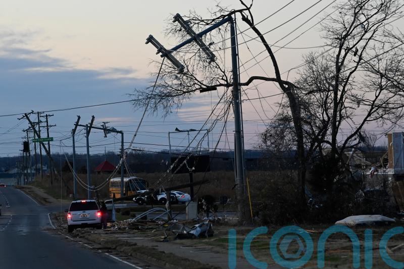 Clean-up begins after six killed in Tennessee storms