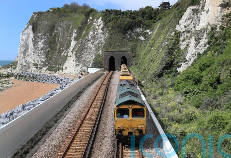 Government sets ‘ambitious’ target to grow rail freight by 75%