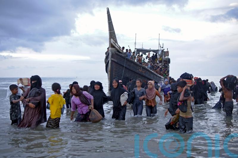 More boats carrying Rohingya refugees from Bangladesh approach Indonesia