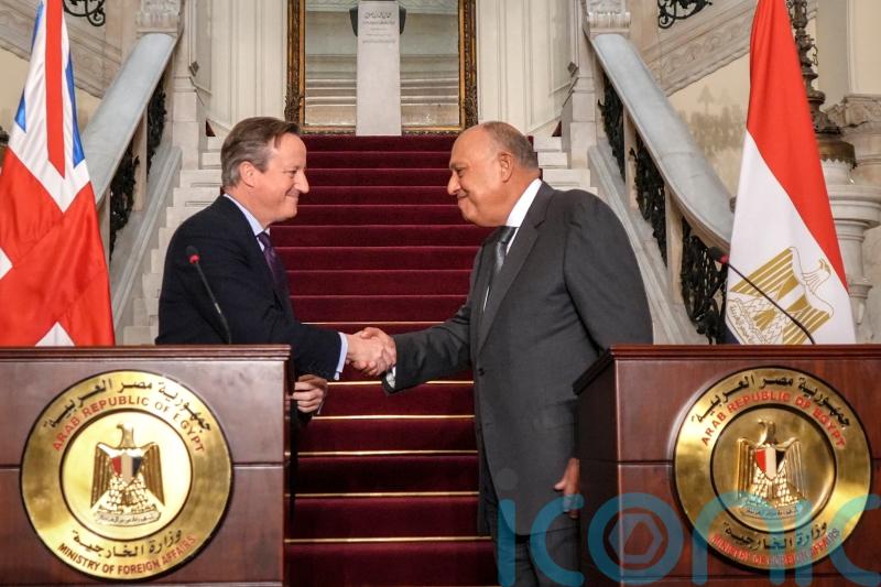 Cameron sets out commitment to do everything possible to get aid into Gaza