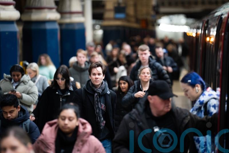 Travel troubles expected to continue for Christmas getaways