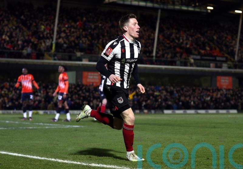 Grimsby post maiden away win against struggling Salford