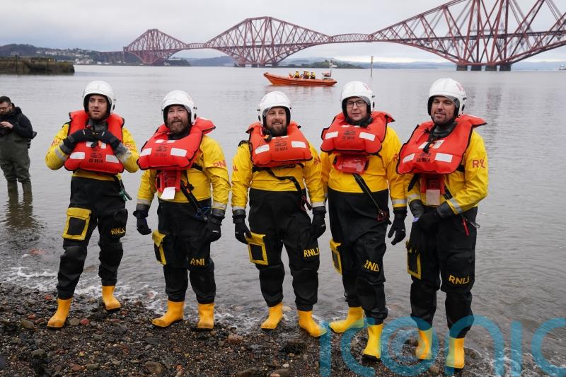 Hundreds of swimmers to brave freezing Forth for annual Loony Dook