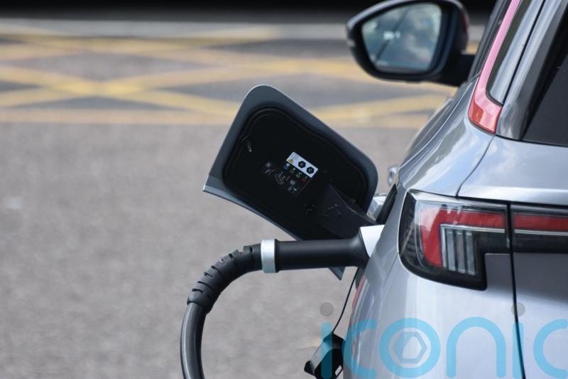 Government falls ‘well short’ of electric car charger target
