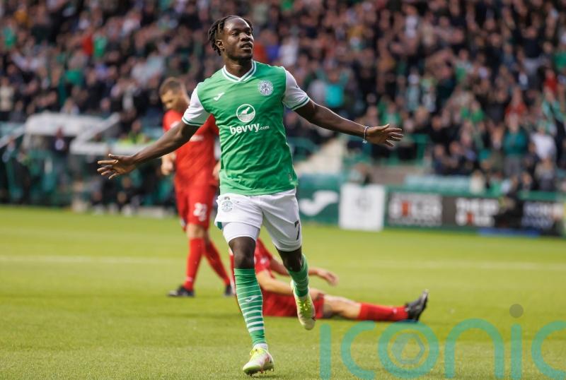 Hibernian snatch late point against Motherwell
