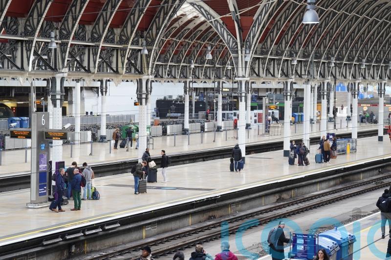 Major rail disruption between Paddington and Reading