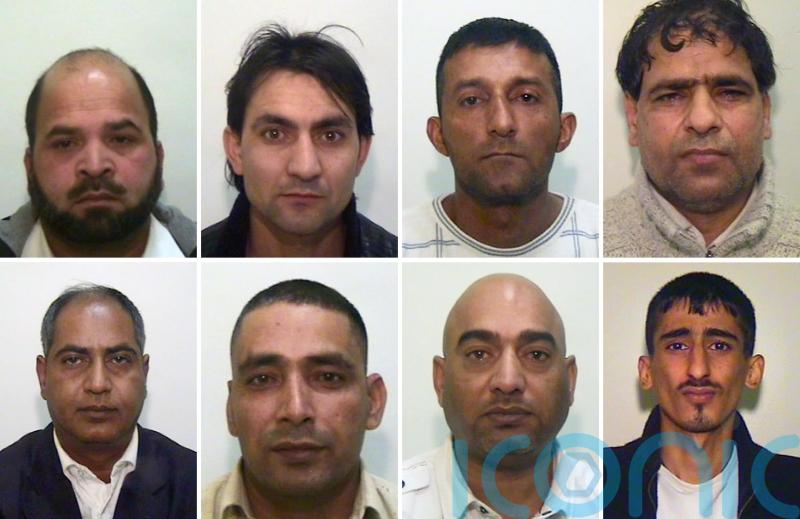 Police left children ‘at mercy’ of grooming gang paedophiles  – report