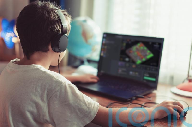 6 health risks of your child gaming too much