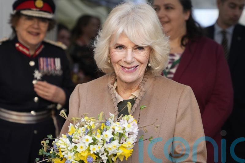 Camilla meets families at domestic violence refuge