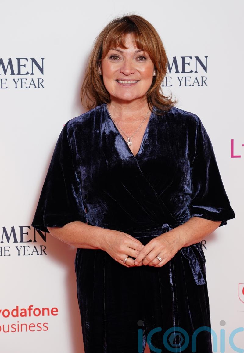 TV presenter Lorraine Kelly unveiled as Owl on The Masked Singer