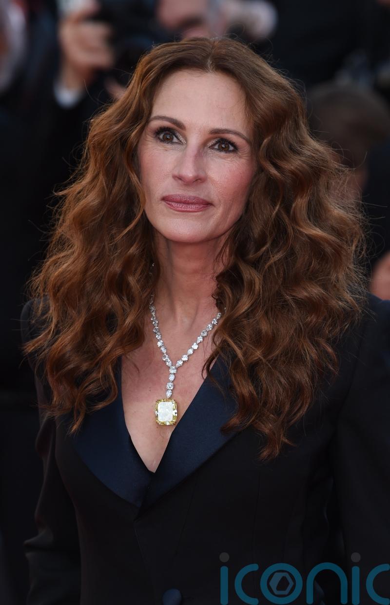 Julia Roberts and Kylie Jenner don elegant outfits for Jacquemus show