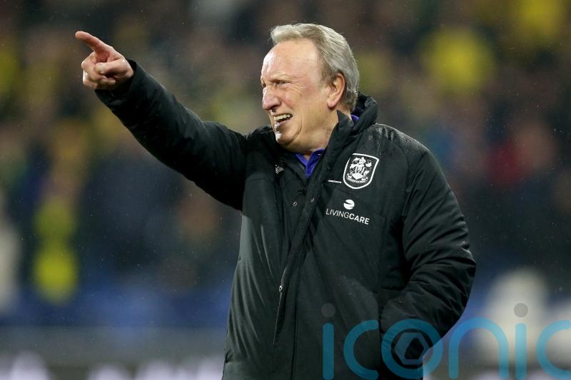 Aberdeen bring in veteran manager Neil Warnock to replace Barry Robson