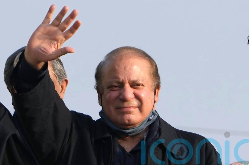 Pakistan’s former PM says he will seek coalition government after trailing rival