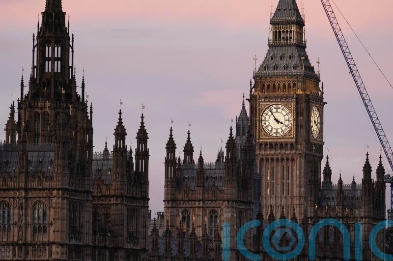 No 10 announces 13 new political life peers during recess