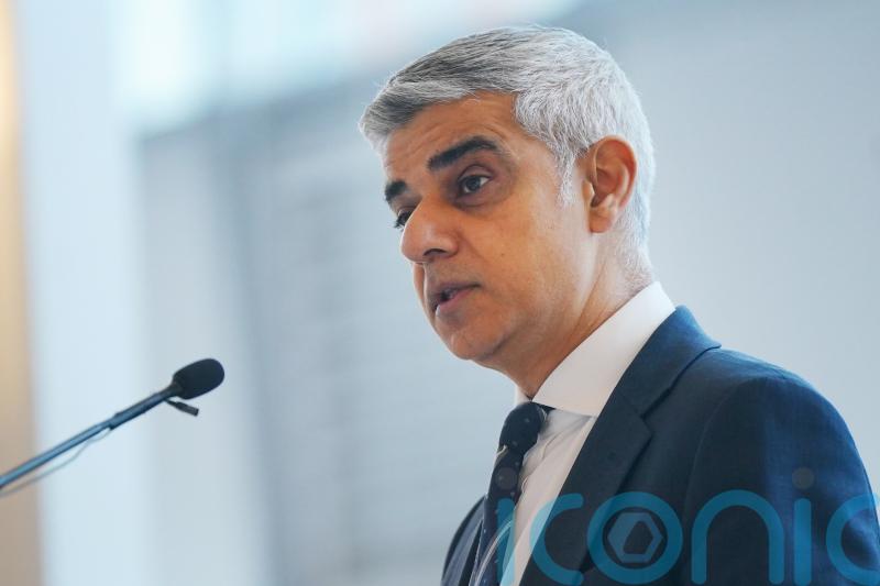 Sadiq Khan warns post-Brexit border checks will cause Eurostar chaos