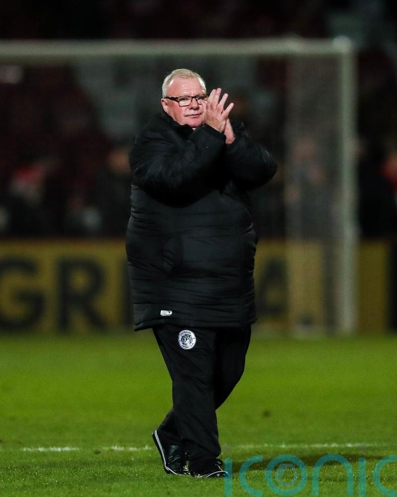 Stevenage boss Steve Evans angry at penalty decision in Port Vale draw