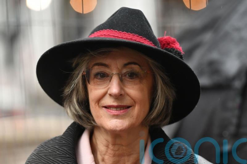 Remember the hostages, says Dame Maureen Lipman at ‘lovelock’ installation
