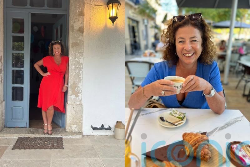 Woman dumped on 50th birthday during holiday of a lifetime now helps single midlifers, including Tinder advice for men