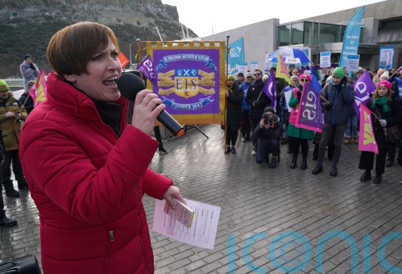 ‘Kicking out’ Tories is only the first step of change, union chief tells Labour