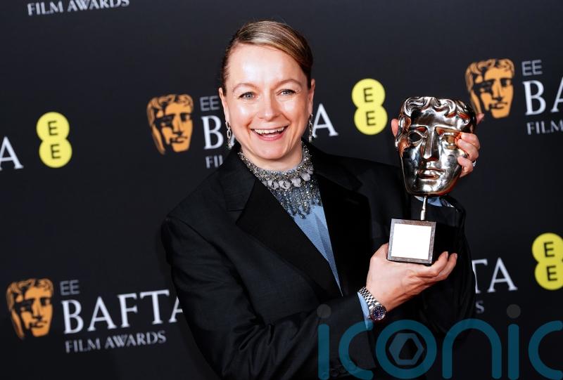 Samantha Morton dedicates Bafta to children in care