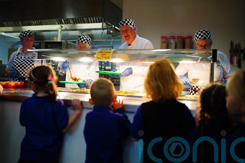 Majority of parents want all primary school pupils in England to get free meals
