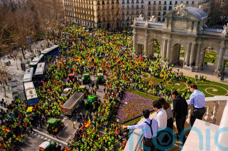 Thousands of farmers descend on Madrid for tractor protest over EU policies