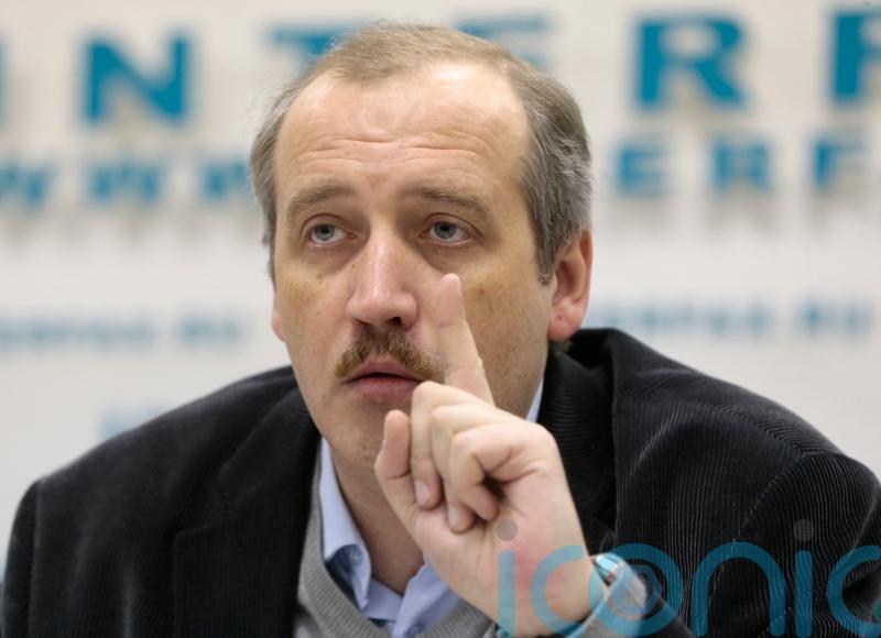 Editor of top independent Russian newspaper detained for ‘discrediting military’