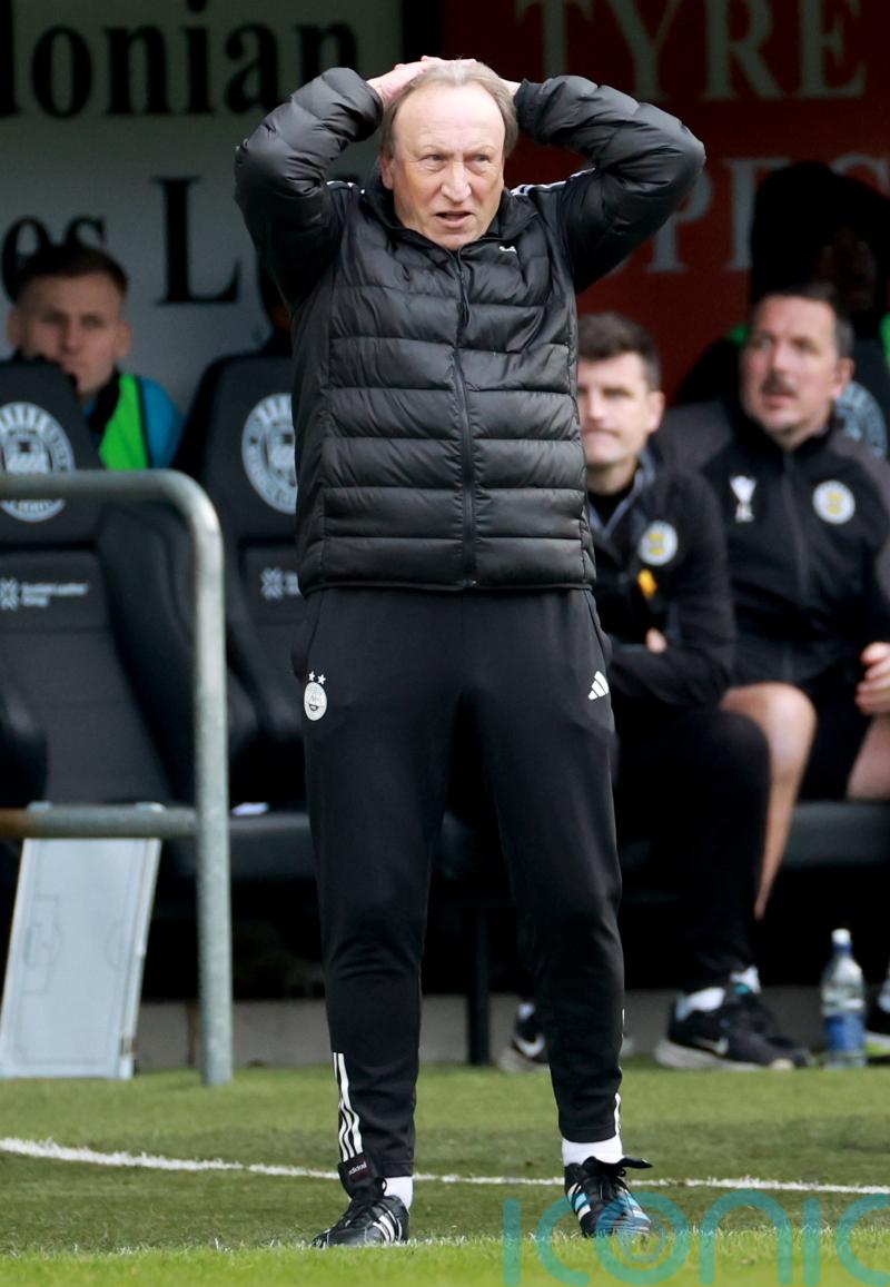St Mirren strike twice in stoppage time to deny Neil Warnock first Aberdeen win