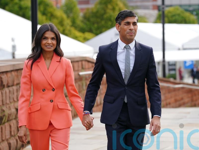 ‘It bugs me’ – Sunak on making the bed and watching Friends instead of reading
