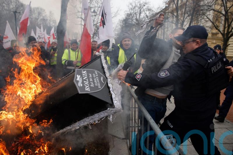 Polish farmers stage large protest against Ukrainian imports and EU policies