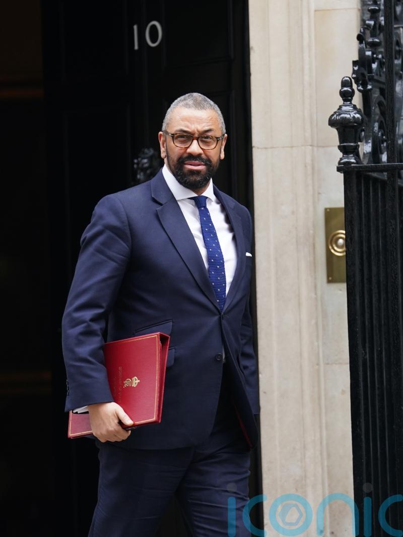 Review to assess whether graduate visas ‘undermine’ higher education system