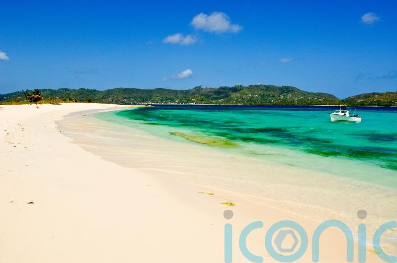 Two Britons die after being found on Caribbean beach