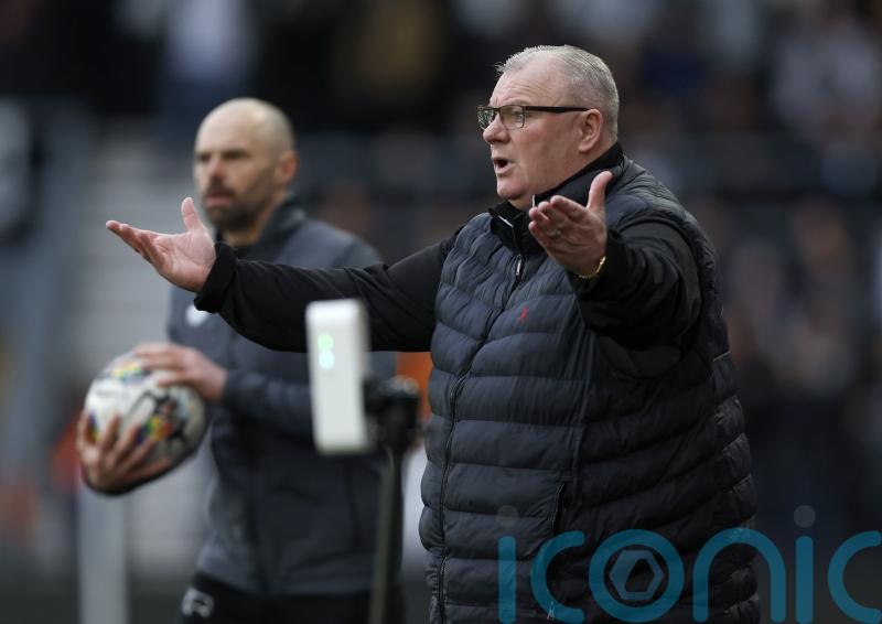 Steve Evans bemoans refereeing and calls for &lsquo;equal chance&rsquo; after Stevenage loss