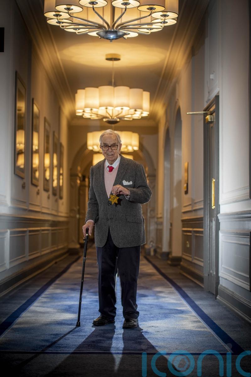 Henry Wuga, Holocaust survivor who fled to Scotland, dies age 100