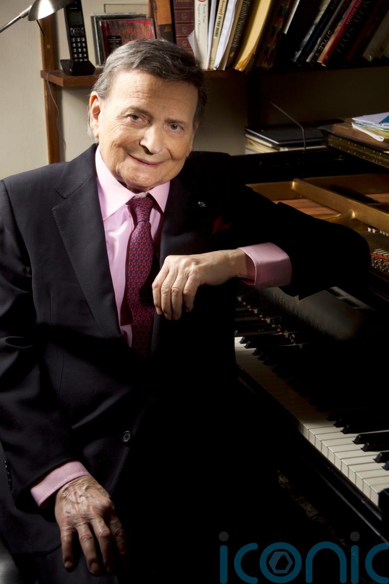 Byron Janis, renowned American classical pianist, dies at 95
