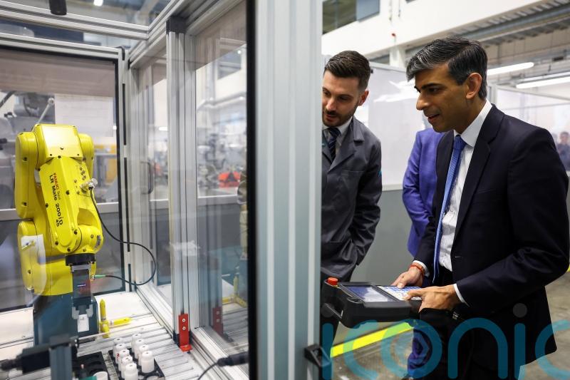 PM sets out plans to support women entrepreneurs and boost apprenticeships