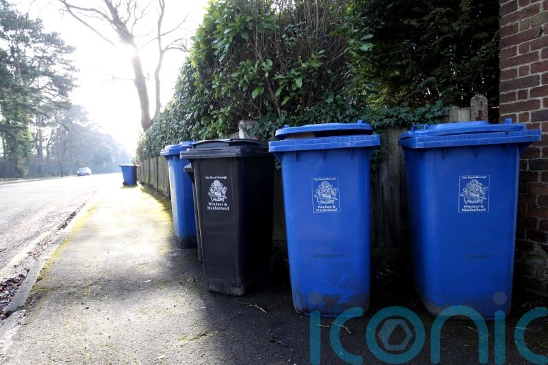 Ministers urged to work with council chiefs on standardised bin collections