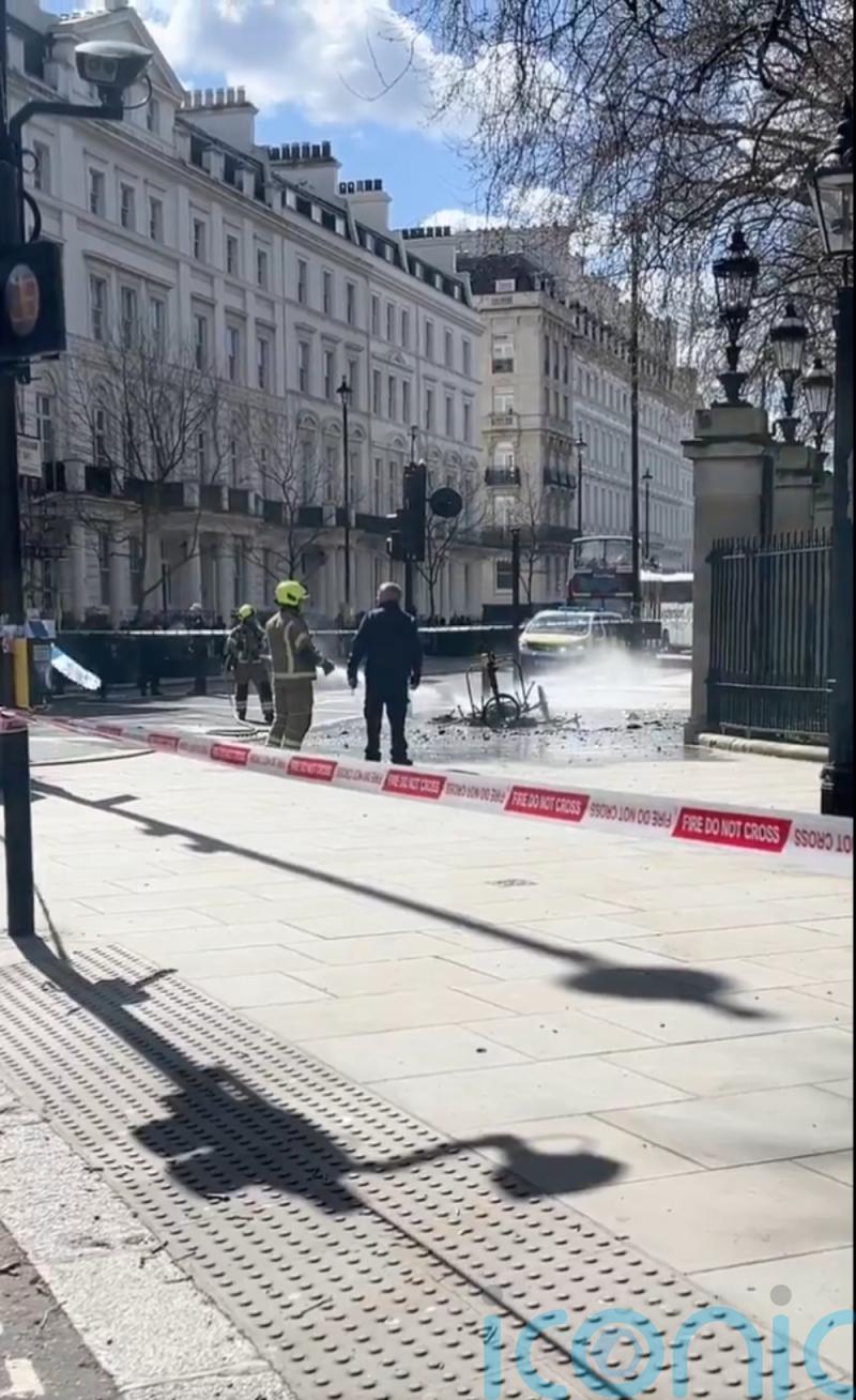 Electric rickshaw destroyed after bursting into flames near Buckingham Palace