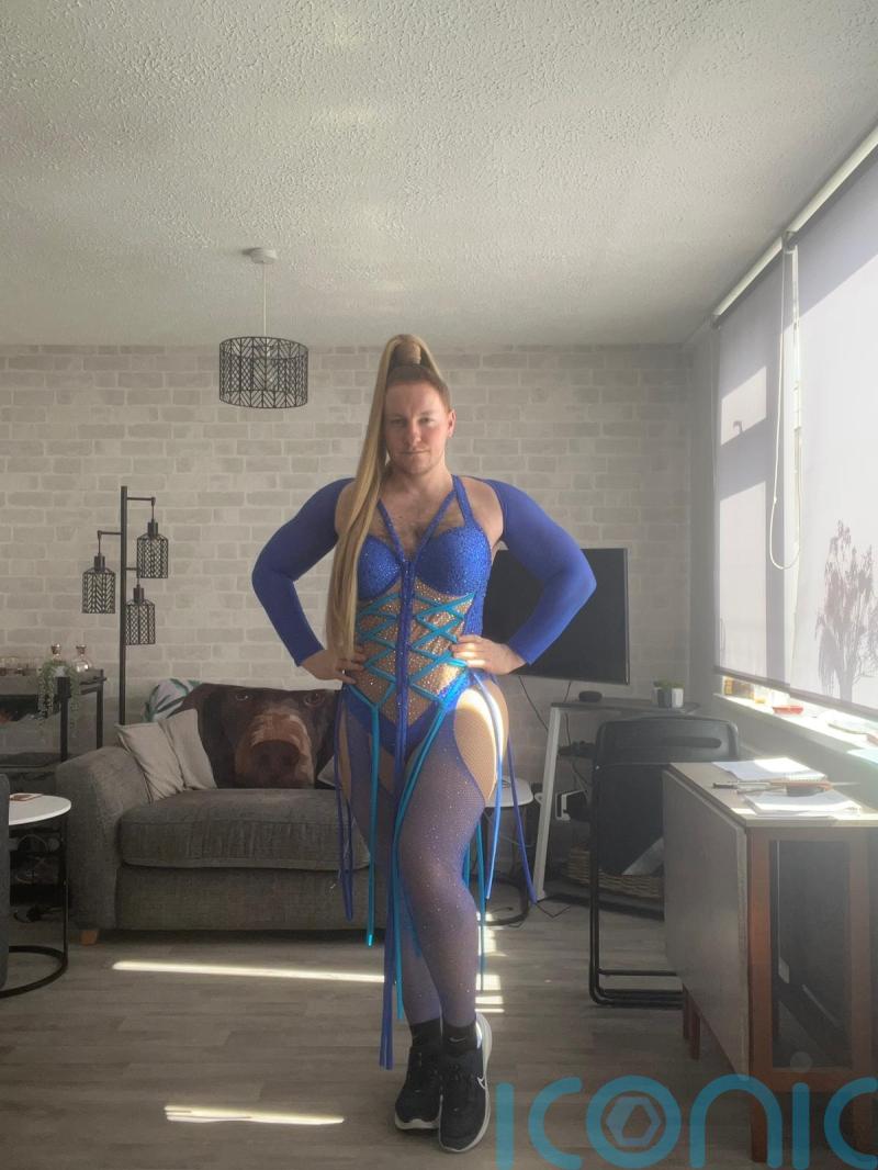 Make-up artist hopes to become fastest drag queen to run London Marathon