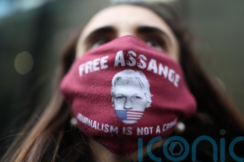 Not too late to block Assange extradition, WikiLeaks editor says
