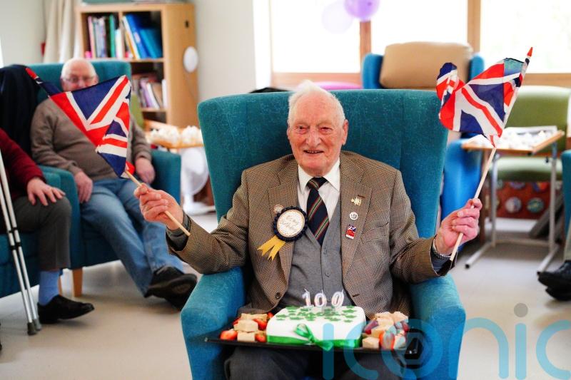 RAF veteran Derrick Grubb celebrates 100 years of his ‘good life’