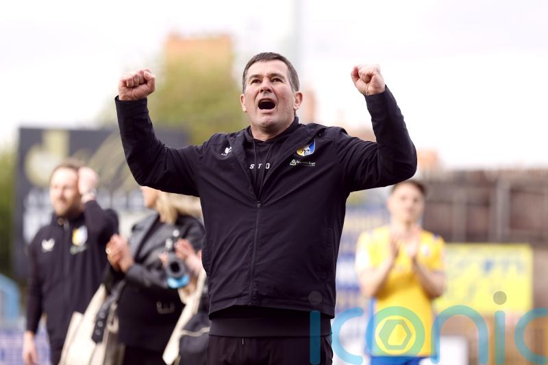 Nigel Clough urges Mansfield to end season with win and claim top-two finish