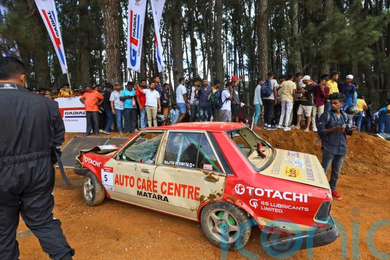 Race car in Sri Lanka veers off track, killing seven