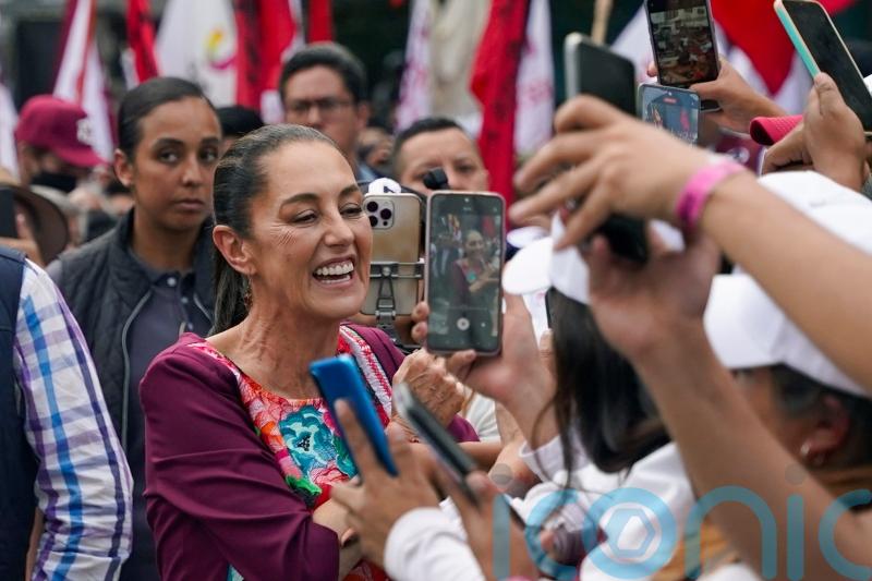 Mexican presidential candidate stopped by masked men ‘seeking end to violence’