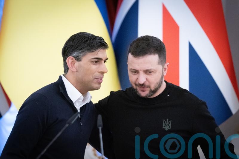 Zelensky welcomes £500m UK military aid package for Ukraine