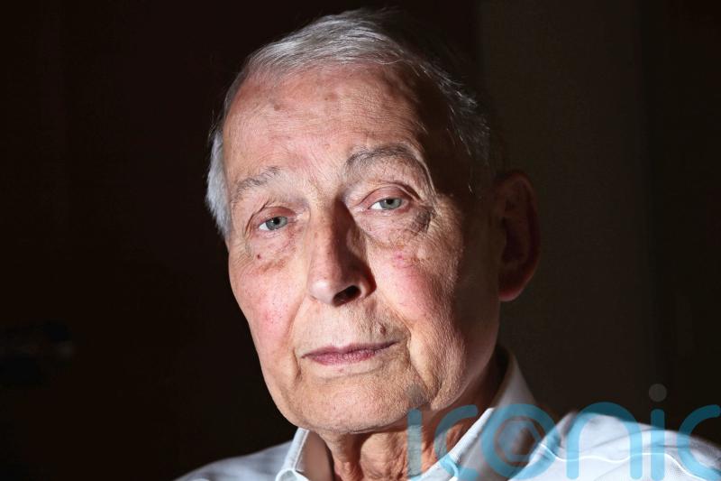 Former Labour minister and crossbench peer Frank Field dies aged 81