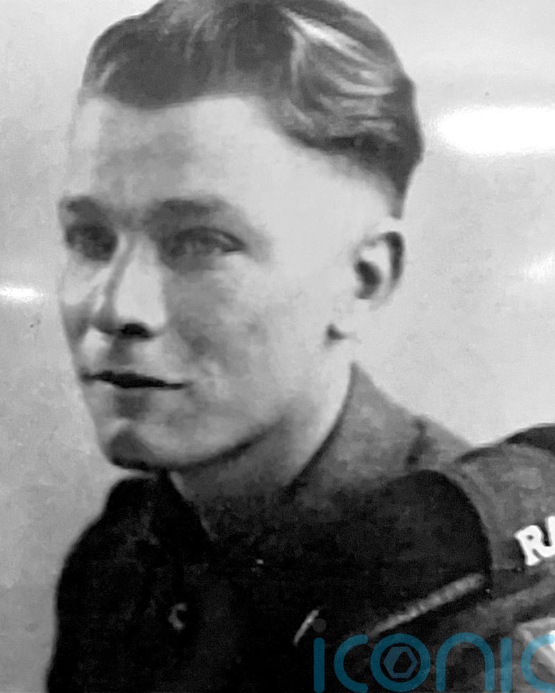 D-Day veteran who flew into Normandy on a military glider dies aged 100