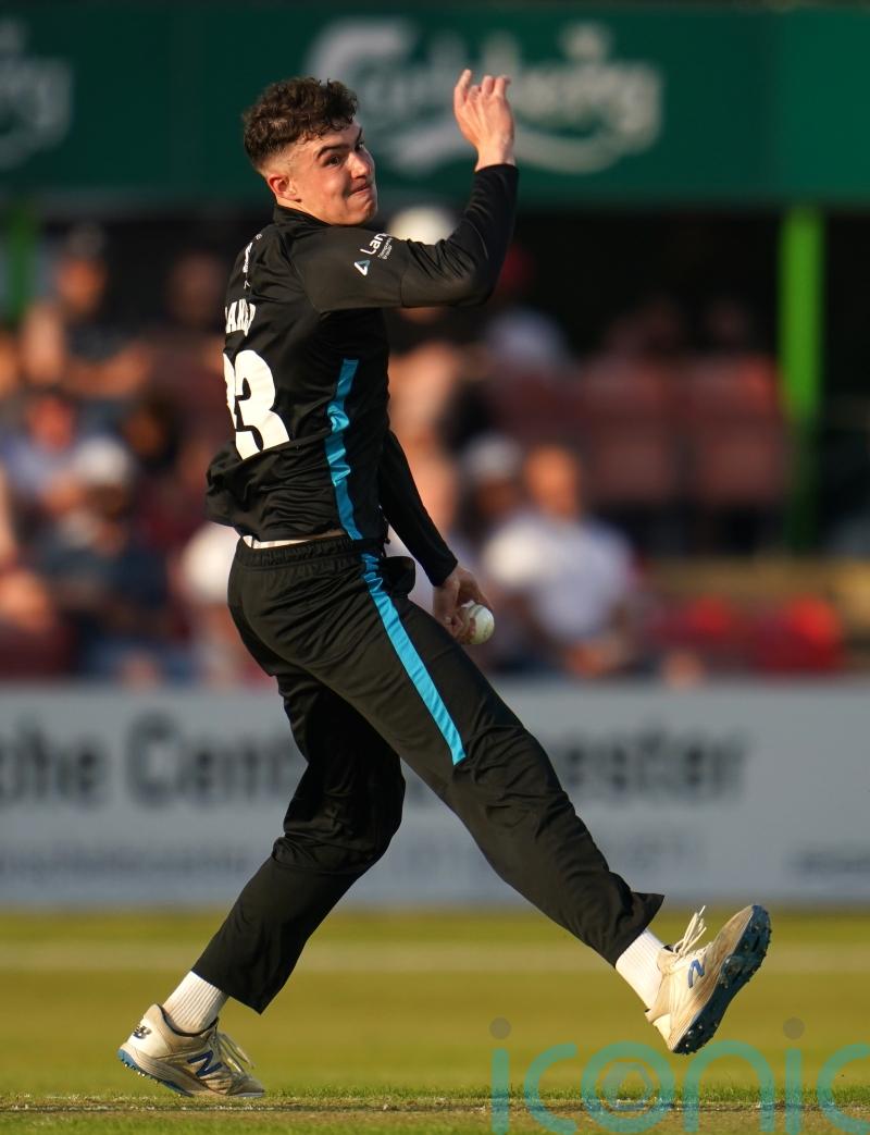 Worcestershire spinner Josh Baker dies at age of 20