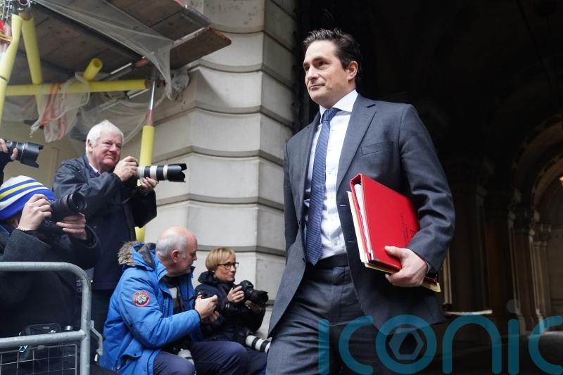 Veteran Card to go on ID list as minister apologises to those unable to vote