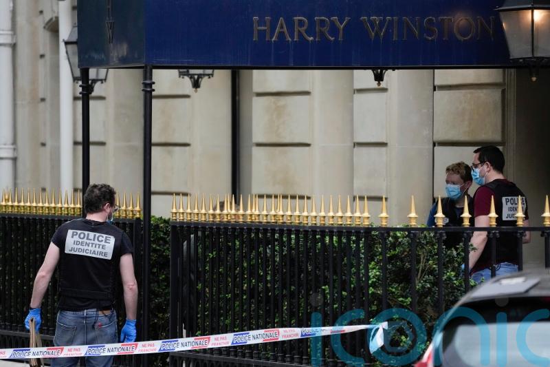 Armed robbers hit luxury store in Paris reported to be ‘jeweller to the stars’